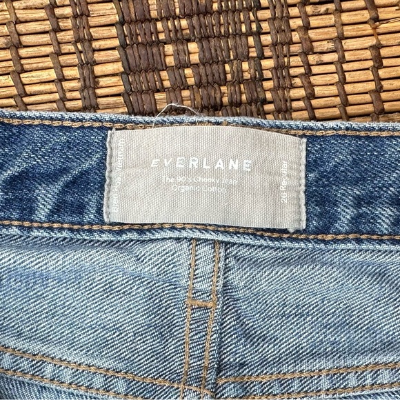 Everlane 90s Cheeky Jean. Size 26 regular. Mid blue. - Picture 3 of 4